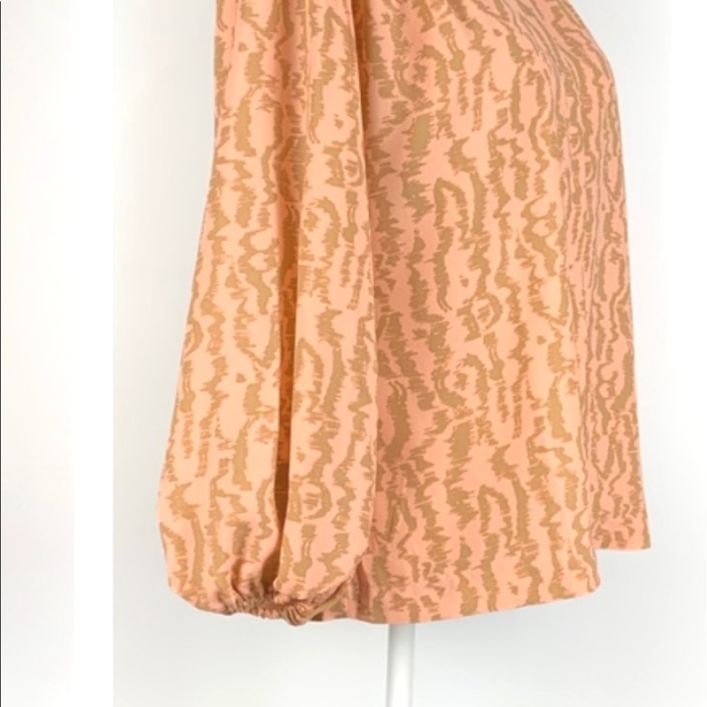 Elizabeth and James Peach Long Blouson Sleeve Placket Front Blouse size Medium - Picture 9 of 12